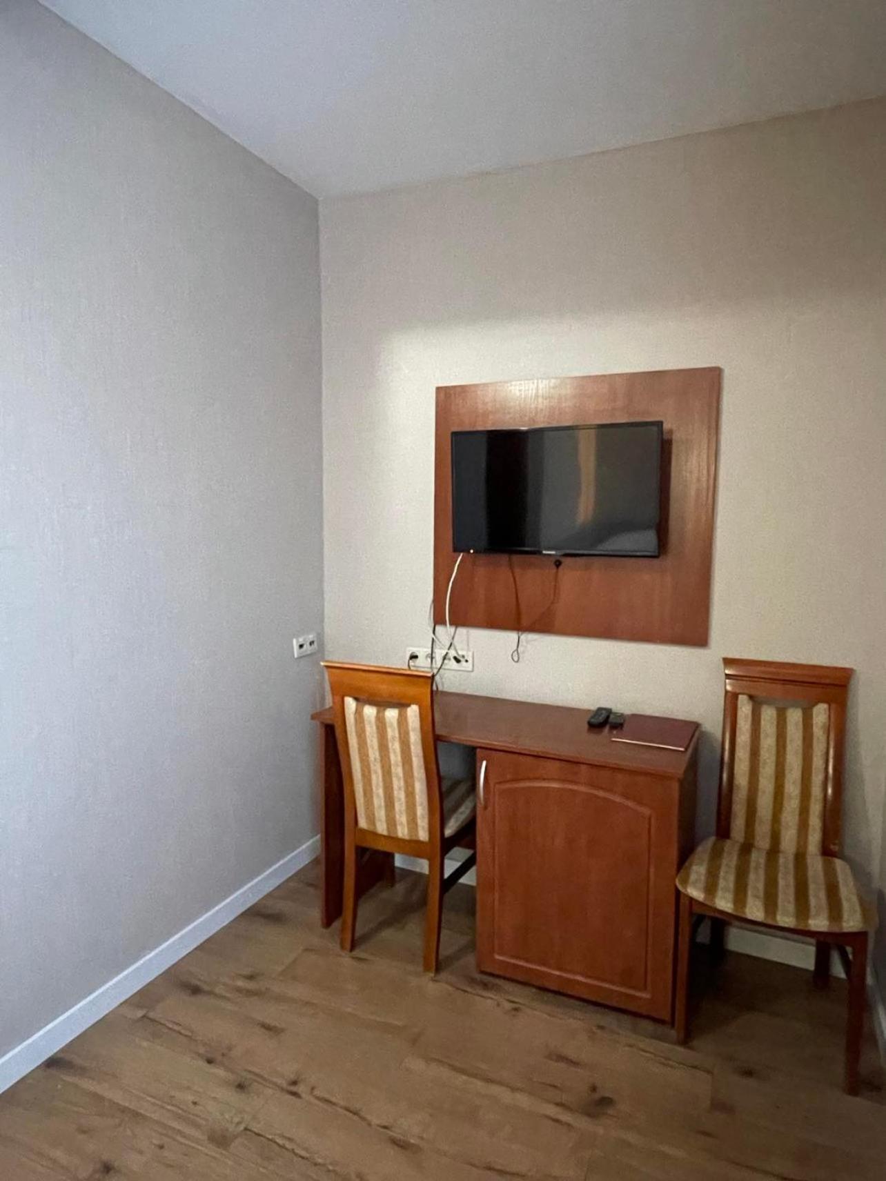 Hotel Arkadia Konskie ภายนอก รูปภาพ