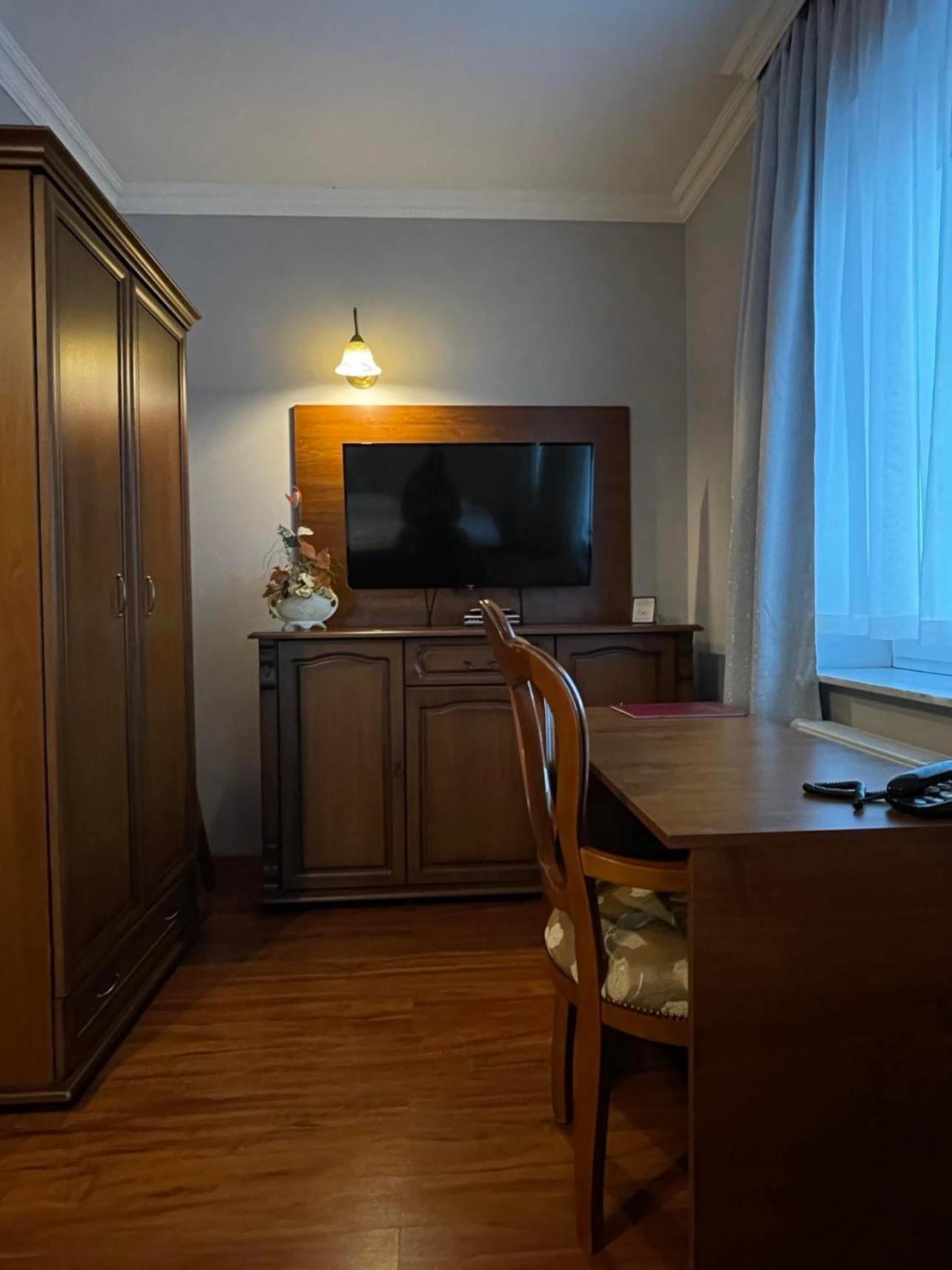 Hotel Arkadia Konskie ภายนอก รูปภาพ
